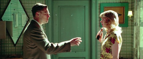 Shutter-Island_Leonardo-DiCaprio_Michelle-Williams-dress.bmp
